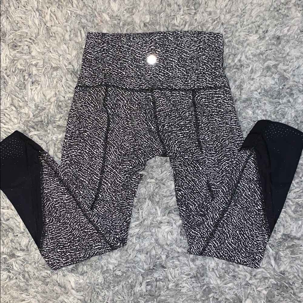 SOLD on Ⓜ️ Lululemon Leggings Size 4
